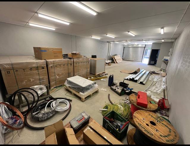 95M² WAREHOUSE TO LET IN FERNDALE
